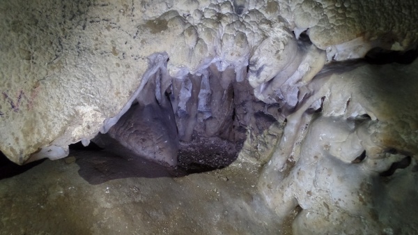 Concrétions dans la Grotte de Pra l'Etang